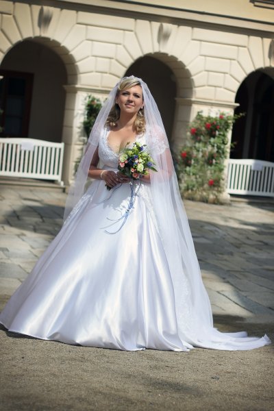 Design And Custom Made Wedding Dresses